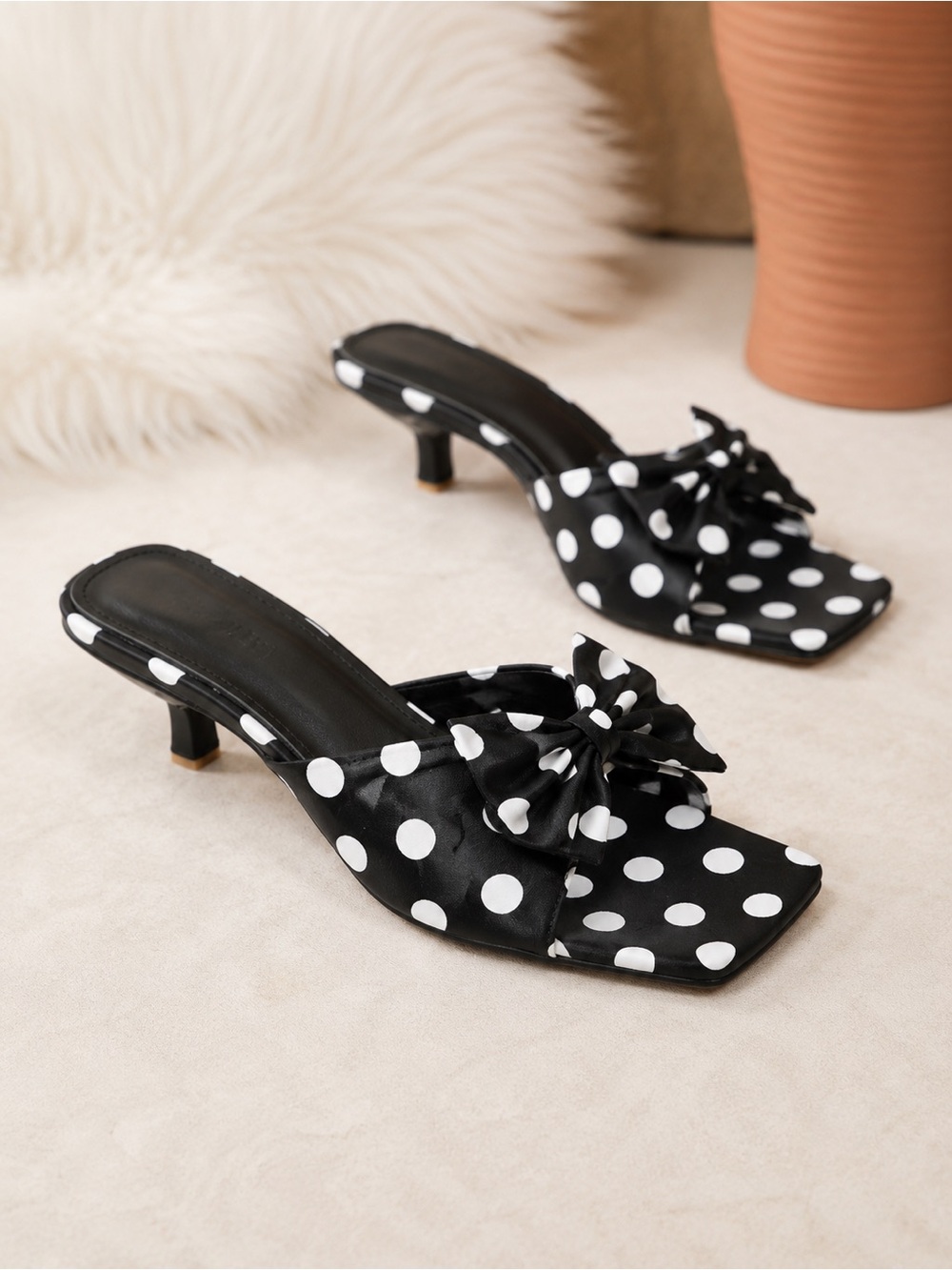 Black and White Polka Dot Bow Kitten Heel Mules size 6